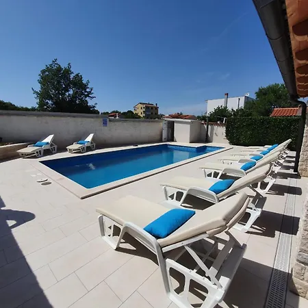 Holiday Nikol Pula