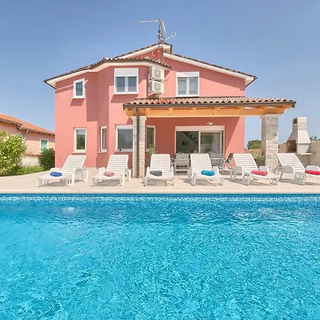 Nikol Hébergement de vacances Pula