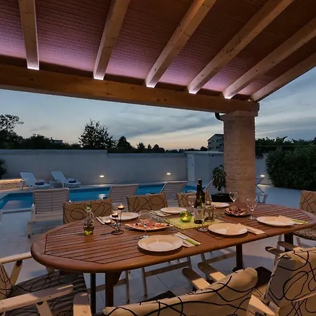 Nikol Hébergement de vacances *