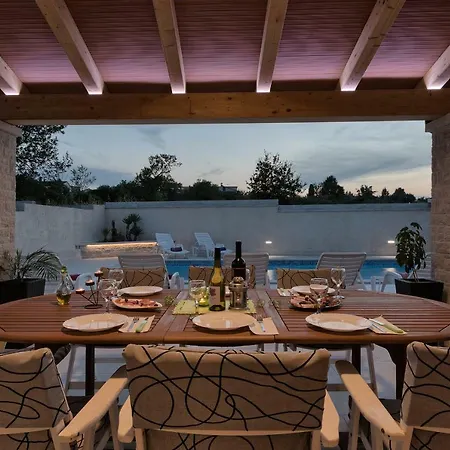 Holiday home Holiday Nikol Pula