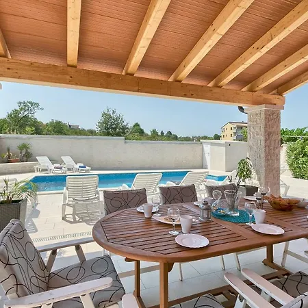 Holiday home Holiday Nikol Pula