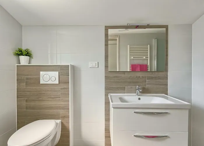 Nikol Semesterbostad Pula