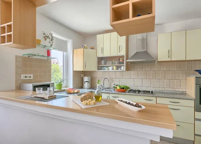 Nikol Semesterbostad *