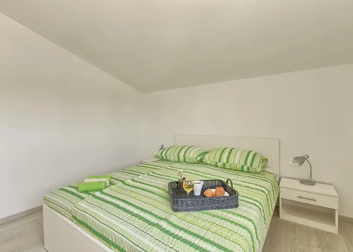 Holiday Nikol Vikendica