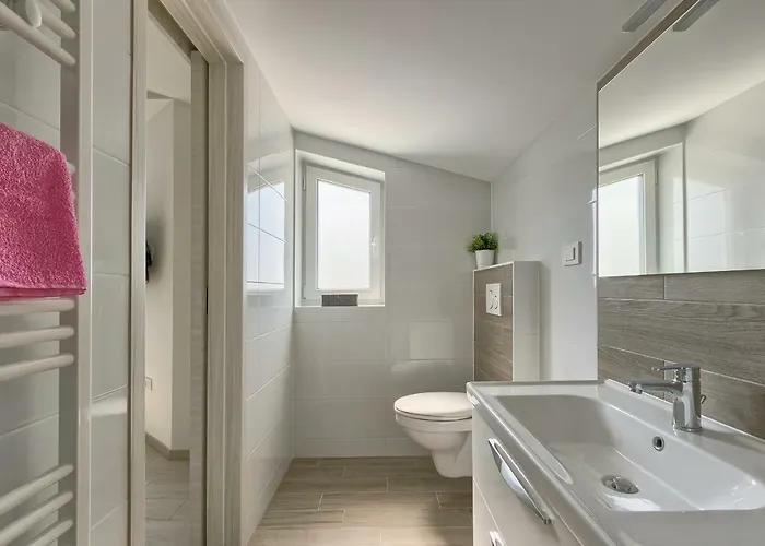 Holiday Nikol Vikendica